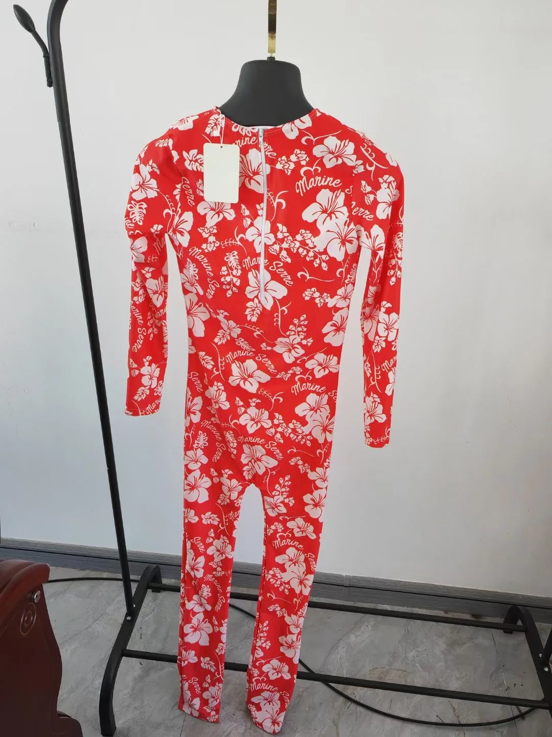 2025 New Womens Moon Print Tight Fitting Conservative Slim Fit Long Sleeved Round Neck Jumpsuit